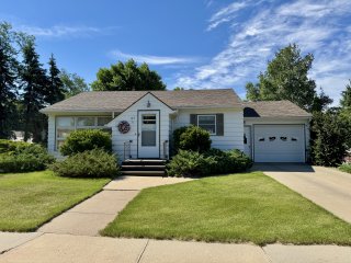 127 W 12th Avenue, Redfield SD