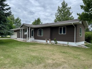 322 South 2nd Street, Ashton SD
