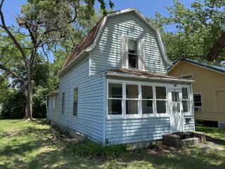 607 East 7th Avenue, Redfield SD